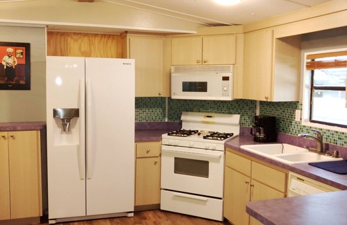 Leesburg House | The Canal House Located on the Harris Chain of Lakes in central Florida.