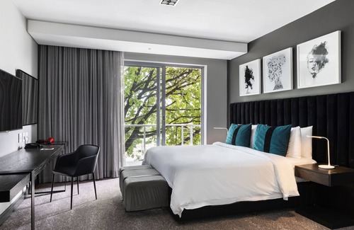 Greater Johannesburg Metropolitan Area Hotel | The Capital Empire