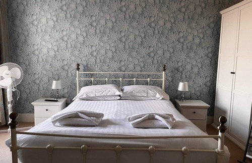 Staithes Hotel | The Captain Cook Inn