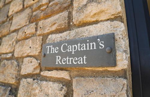 Puncknowle Apartment | The Captain's Retreat, Quiet 1 Bed Dog Friendly