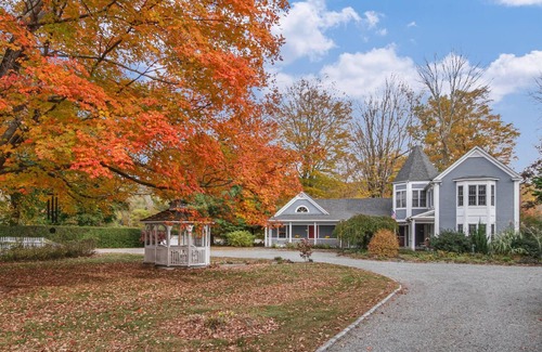 Stonington Cottage | The Carriage House at Old Mystic, Cabine #2