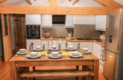 Cromford Cottage | THE CARRIAGE HOUSE, with a garden in Cromford