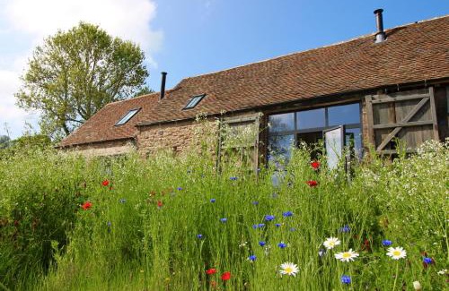 Bridgnorth Apartment | The Cart House - Beautiful Contemporary Barn - Hot Tub