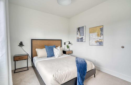 Humboldt Apartment | The Cascadia Retreat - Luxury Home - 90 WalkScore
