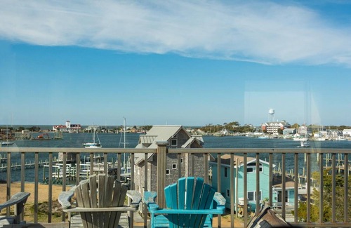 Ocracoke Bed & Breakfast | The Castle B&B on Silver Lake Harbor