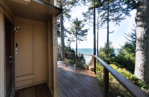 Otter Rock House | The Cedar House