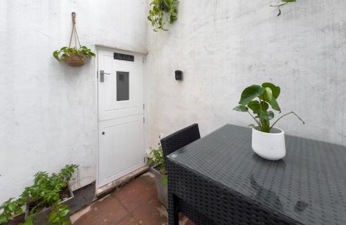 Addison Apartment | The Cellar