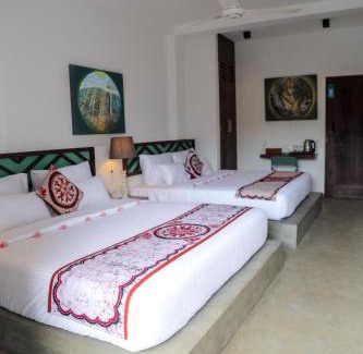 Thiranagama Hotel | The Chariot Hikkduwa Resort