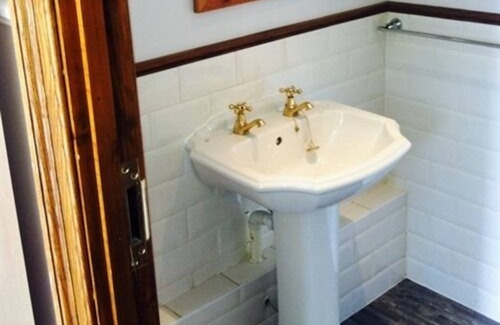 Charlton Marshall Hotel | The Charlton Inn