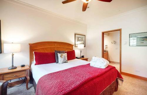 Beaver Creek Apartment | The Charter at Beaver Creek