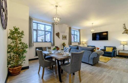 Matlock Bath Apartment | The Chatsworth Sleeps 6 King Size Beds