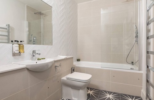 Woolmer Green Hotel | The Chequers