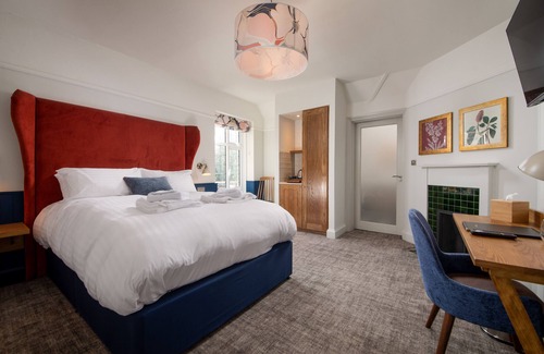 Woolmer Green Hotel | The Chequers