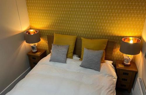 Builth Wells Apartment | The Cherries - Caer beris holiday park 2 bedroom lodge - No commercial vehicles allowed on site