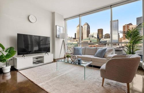 Beltline Apartment | The Chic Downtown Residence | Luxe + Free Parking