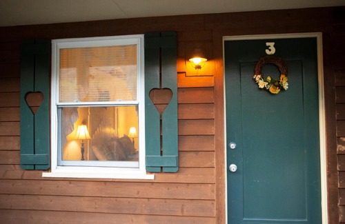 Chimney Rock Hotel | The Chimney Rock Inn & Cottages