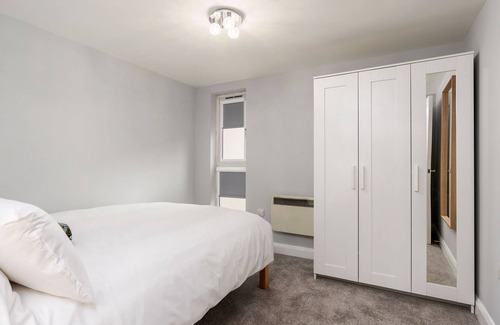 Chorlton-cum-Hardy Apartment | The Chorlton- With Large Outdoor Terrace