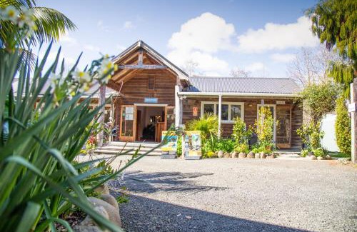Hahei Hotel | The Church Accommodation