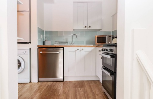 Saltash Cottage | THE CIDER HOUSE, family friendly, with a garden in Landrake
