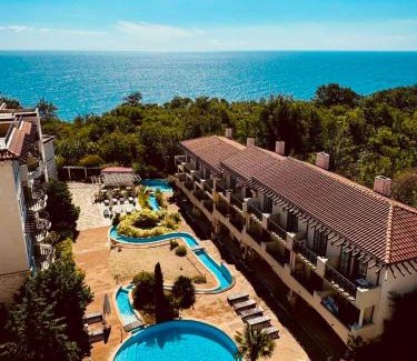 Obzor Hotel | The Cliff Hotel and Holiday Apartments by Flat Mаnаger