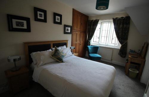 Stroud Hotel | The Clothiers Arms