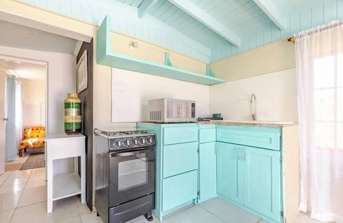 Tower Isle Apartment | The cloud room At Csompo Silver Manor