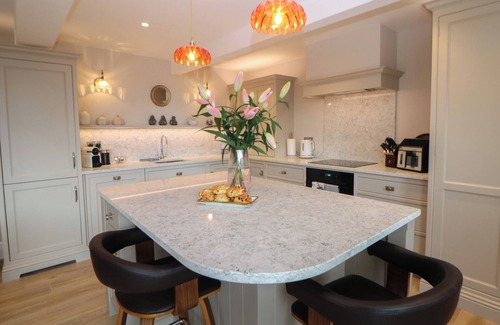Crich Cottage | THE COACH HOUSE, pet friendly, character holiday cottage in Holloway