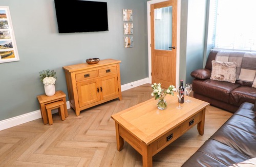 Barnard Castle House | THE COBBLERS, pet friendly, with open fire in Middleton-In-Teesdale
