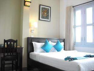 Kampot Hotel | The Columns