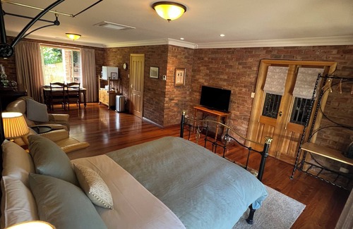 Borenore Bed & Breakfast | The Comforts of Home @Kelanvale