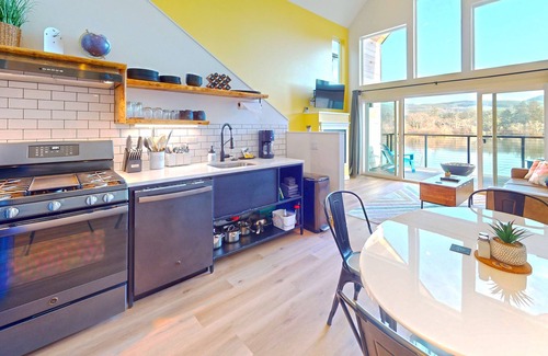 Seaside Villa | The Commons Pond View Assignment C