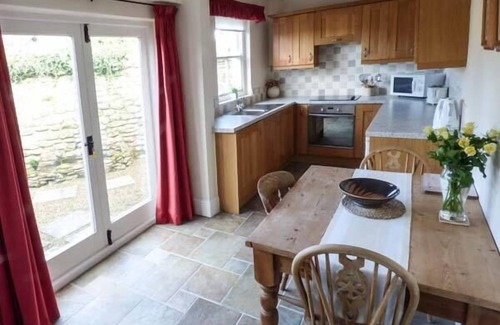 Ovington Cottage | THE CONIFERS, romantic, character holiday cottage in Ovington