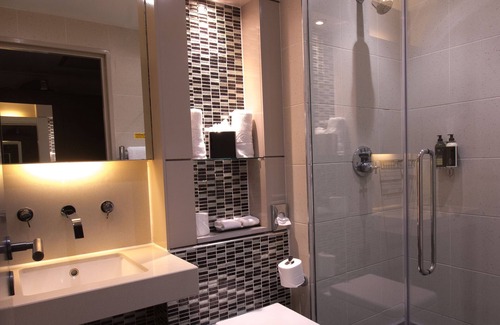 London Borough of Hounslow Hotel | The Continental Hotel Heathrow