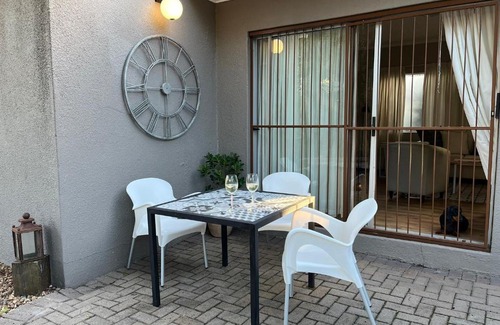 Somerset West Apartment | THE CORNER COTTAGE