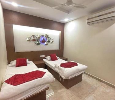 Thumukunta Hotel | THE COSY INN