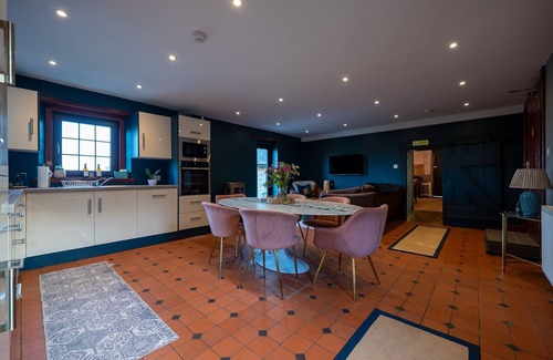 Glasgow Cottage | The Cottage at Barraston Farm - a cottage that sleeps 10 guests in 4 bedrooms
