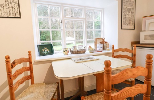Pentre Halkyn Cottage | THE COTTAGE, character holiday cottage, with open fire in Holywell