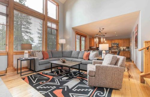 Truckee House | The Cottages - Golf, Pool, Play - 2-Bedroom