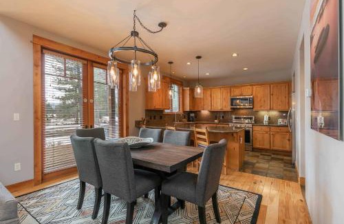 Truckee House | The Cottages - Golf, Pool, Play - 2-Bedroom