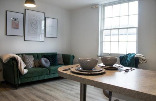 Gillingham Apartment | The Countryman Den - 65 Inch TV - Super Wifi