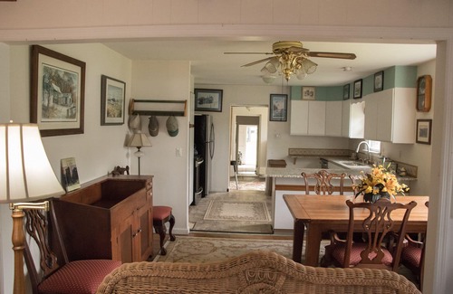Elkton Cottage | The Cove On The Waterfront