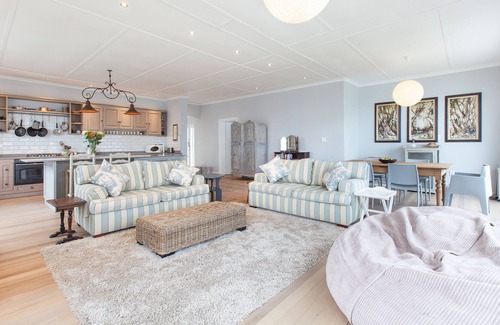 Fish Hoek Apartment | The Cove - Superior 3 Bedroom Villa