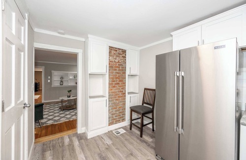 Latonia House | The Covington Cottage Modern 2 BDR Charmer