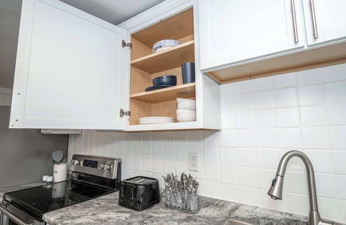 Latonia House | The Covington Cottage Modern 2 BDR Charmer