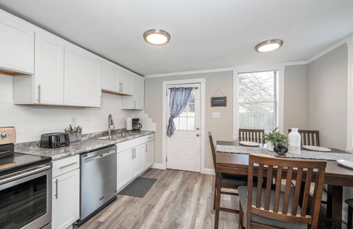 Latonia House | The Covington Cottage – Modern 2 BDR Charmer Close to Downtown