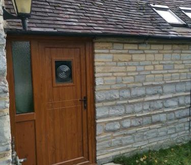 Ardens Grafton House | The Cow Shed - farm cottage close to Stratford