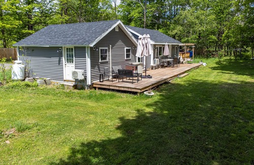 Ashland Cabin | The Cozy Cabins at Walnut Grove- Your Perfect Getaway near Hunter/Windham