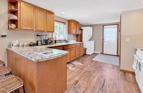Otter Lake Cottage | The Cozy Cottage by Otter Lake