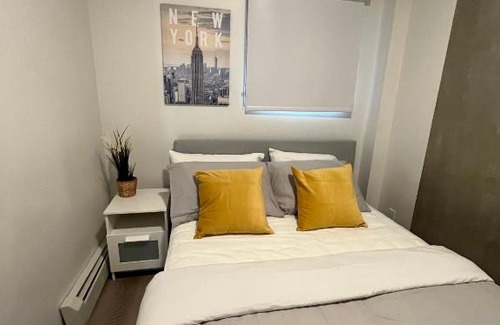 Bridgeland Apartment | The cozy yellow in bridgeland!!