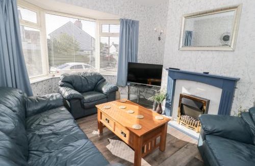 Rhos on Sea House | The Crescent Escape